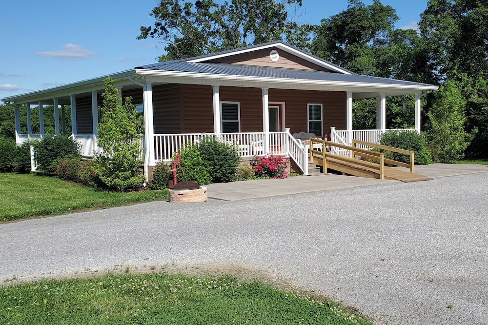 Photo of Outdoor in Tompkinsville