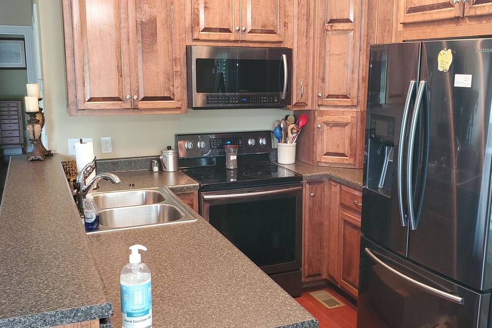 Photo of Kitchen in Tompkinsville