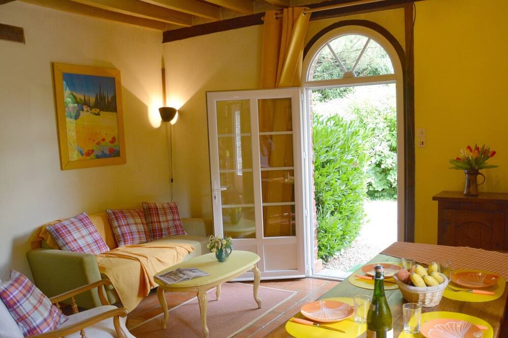 Photo of Livingroom in Varneville-Bretteville