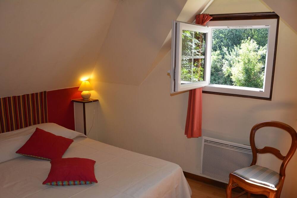 Photo of Bedroom in Varneville-Bretteville