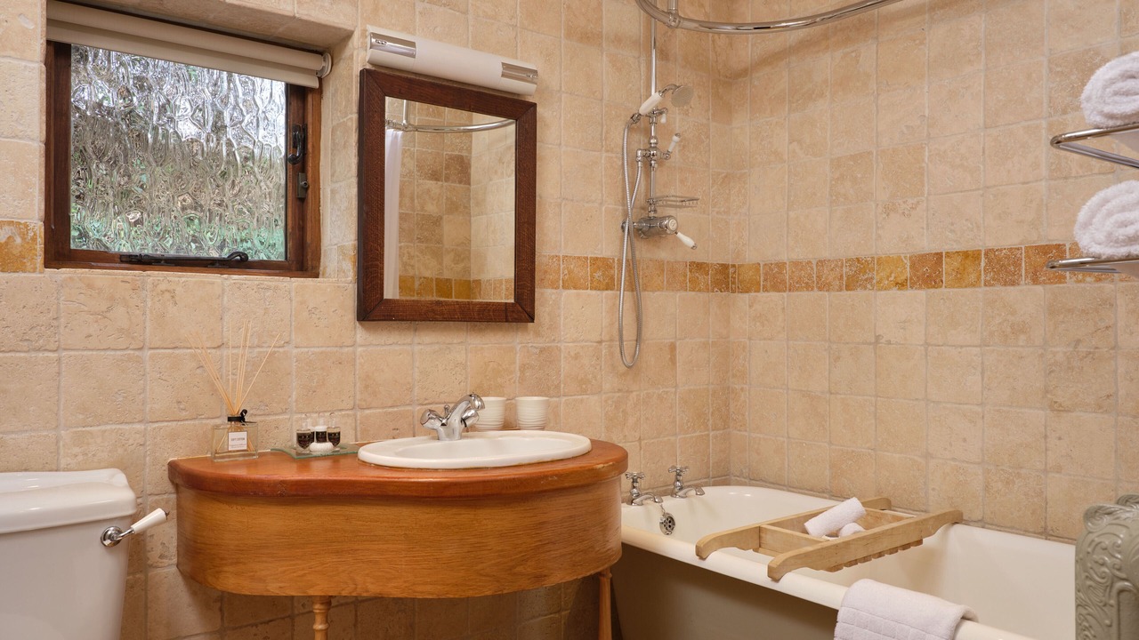 Photo of Bathroom in Tredunnock