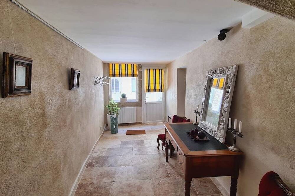 Photo of Bedroom in Chateauneuf-du-Pape