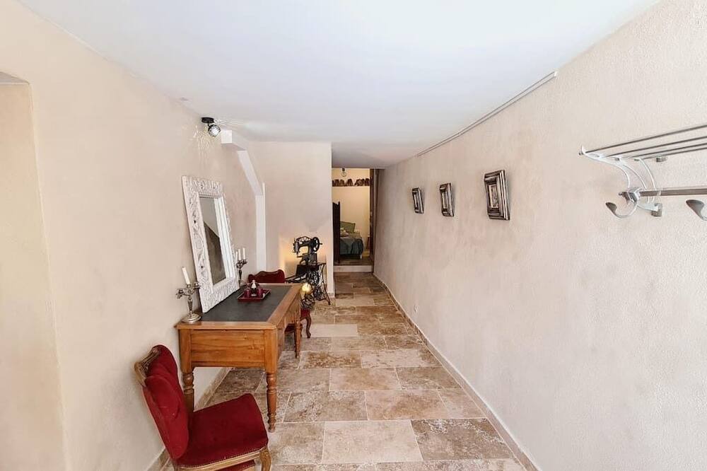 Photo of Bedroom in Chateauneuf-du-Pape
