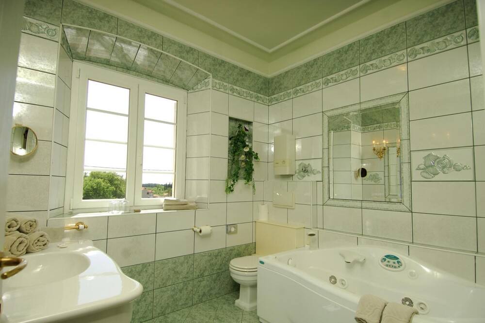 Photo of Bathroom in Cilipi