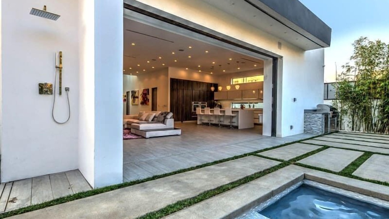 Photo of Patio Balcony in Melrose