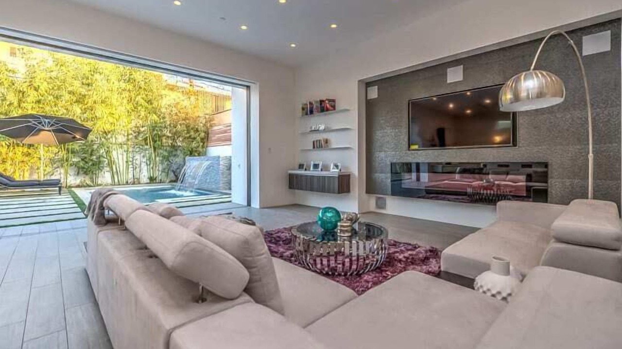 Photo of Livingroom in Melrose