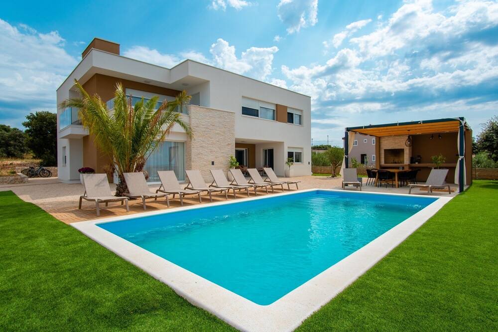 Photo of Outdoor in Mandre