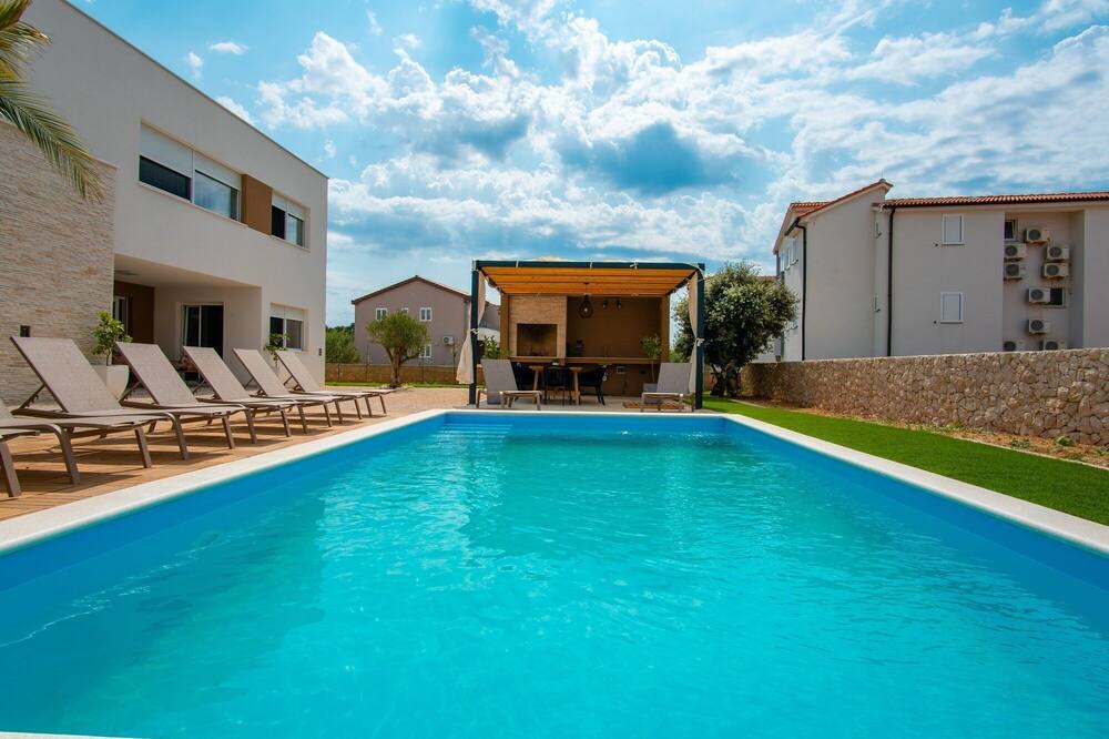 Photo of Outdoor in Mandre