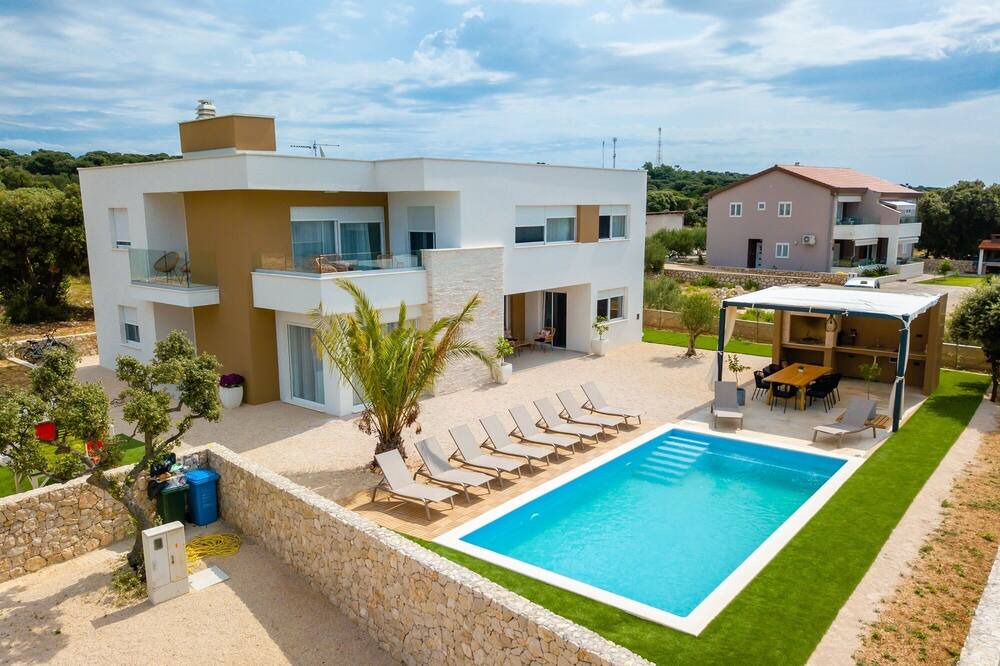 Photo of Outdoor in Mandre