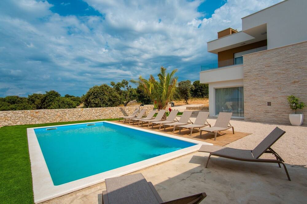Photo of Outdoor in Mandre