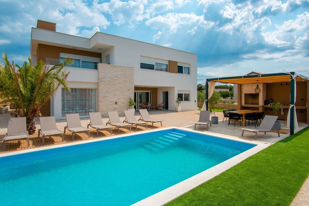 Photo of Outdoor in Mandre