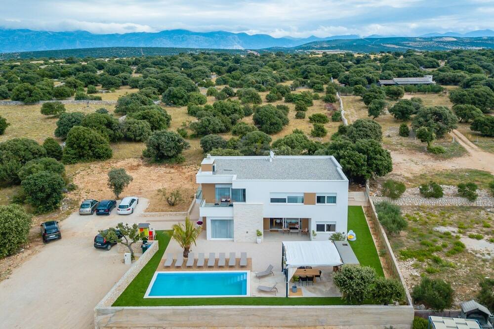 Photo of Outdoor in Mandre