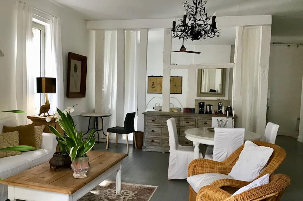 Photo of Livingroom in Issigeac