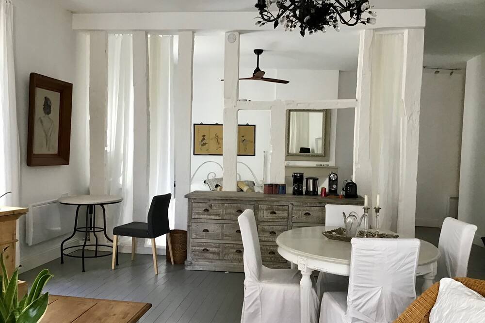 Photo of Livingroom in Issigeac