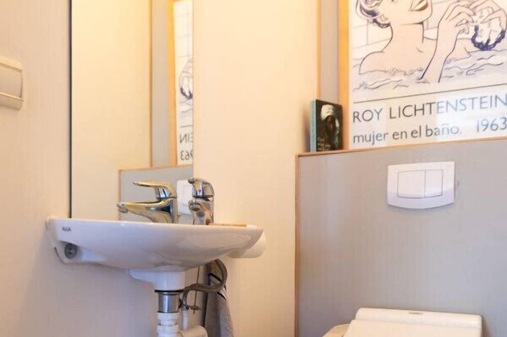 Photo of Bathroom in Centre Ville