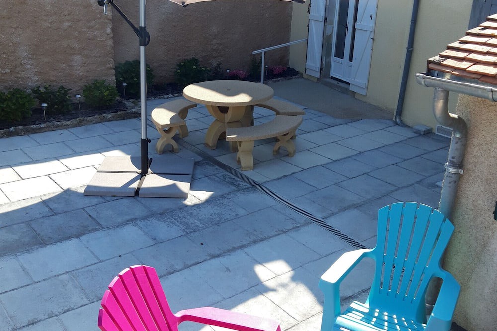 Photo of Patio Balcony in Saint-Marcel