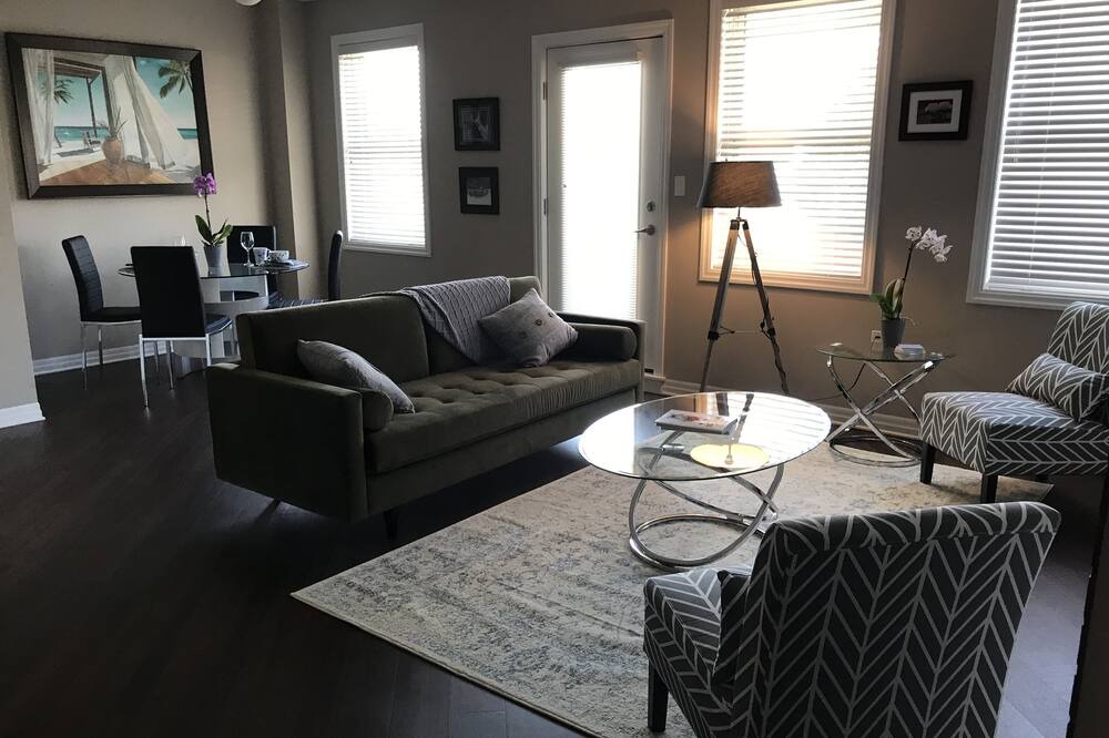 Photo of Livingroom in Goderich