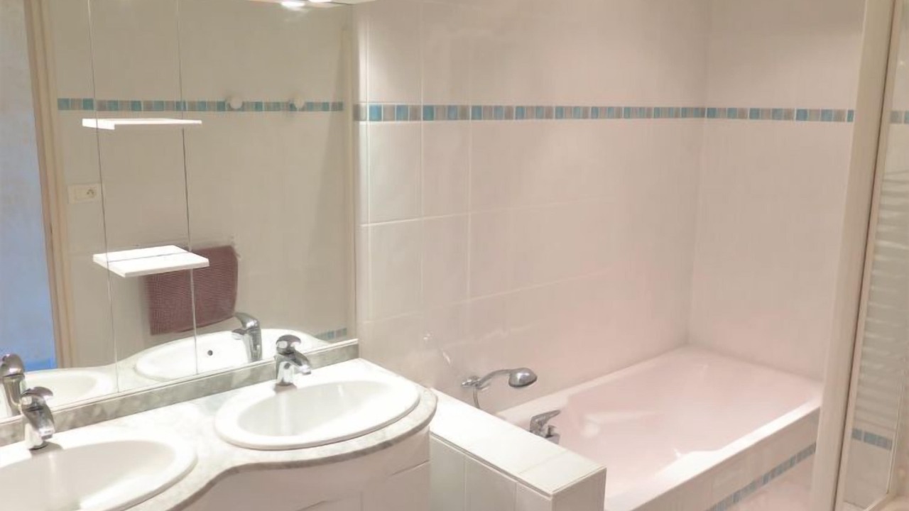 Photo of Bathroom in Puymiclan