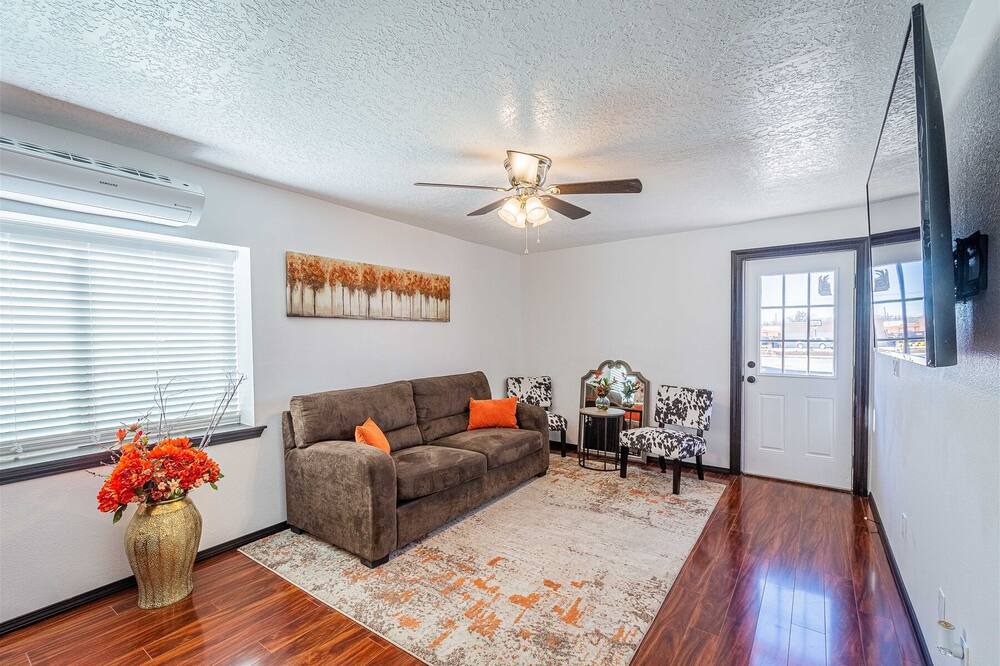 Photo of Livingroom in Albuquerque