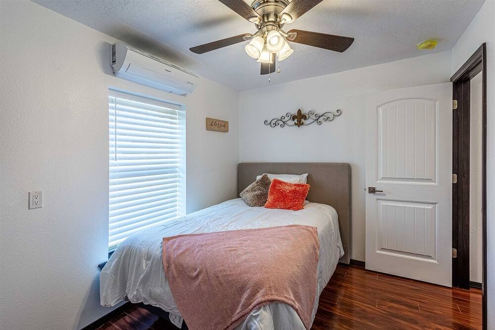 Photo of Bedroom in Albuquerque