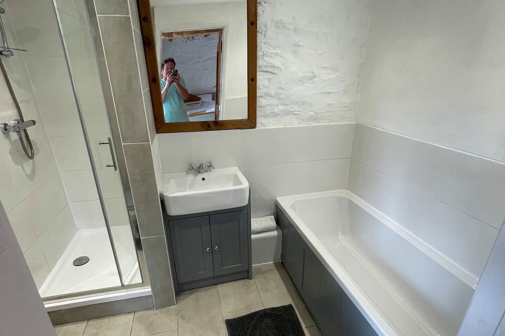 Photo of Bathroom in West Buckland