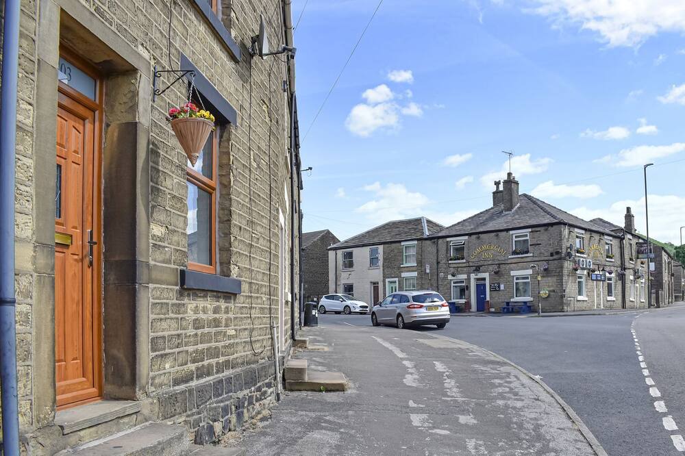 Photo of Outdoor in Padfield