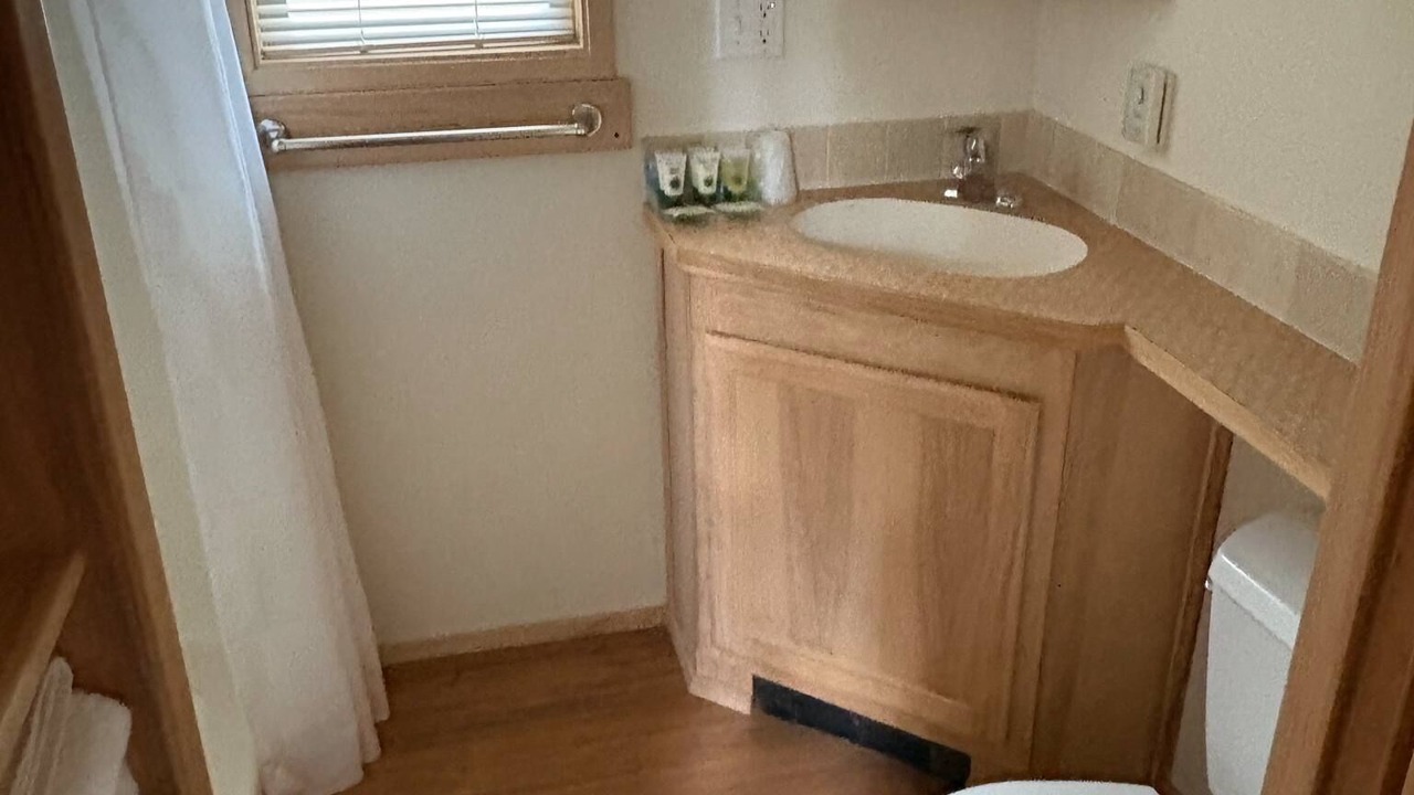Photo of Bathroom in Crescent