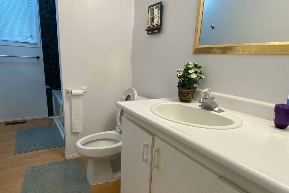 Photo of Bathroom in Wymbolwood Beach