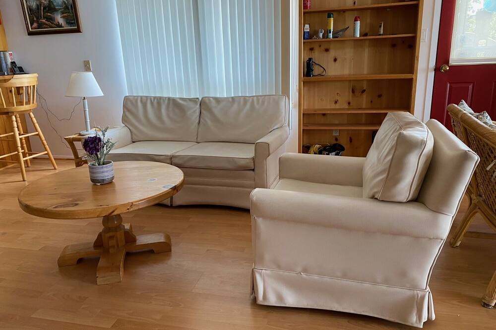 Photo of Livingroom in Wymbolwood Beach