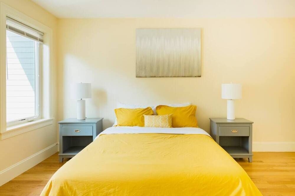 Photo of Bedroom in Oak Square
