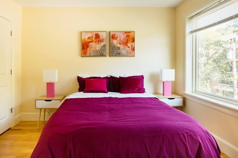 Photo of Bedroom in Oak Square