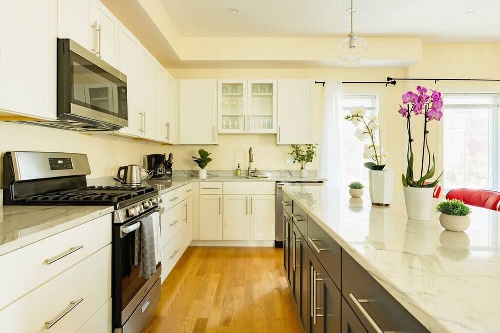 Photo of Kitchen in Oak Square