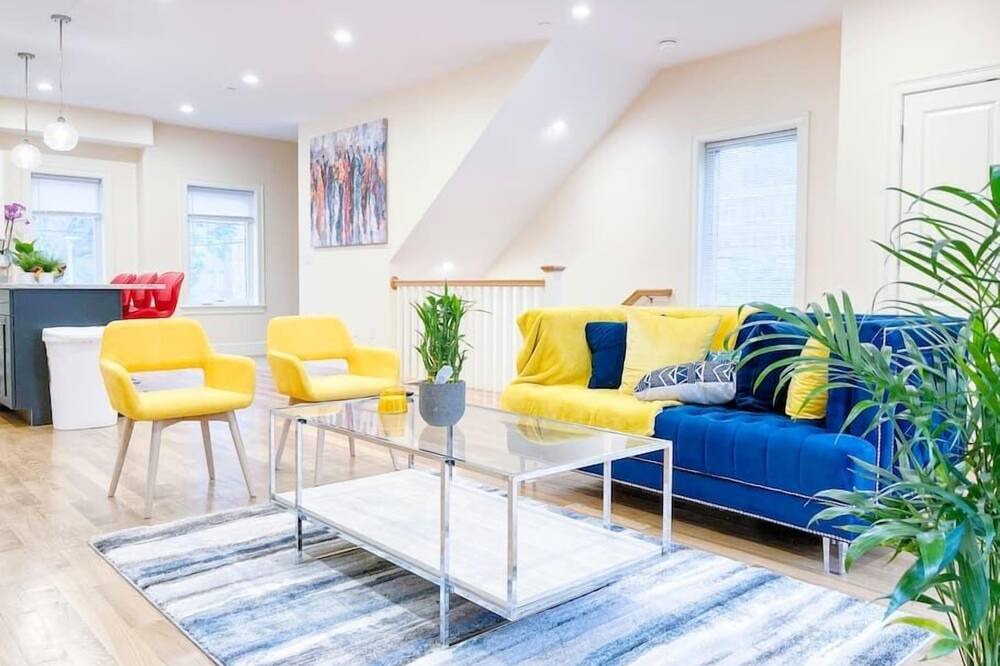 Photo of Livingroom in Oak Square