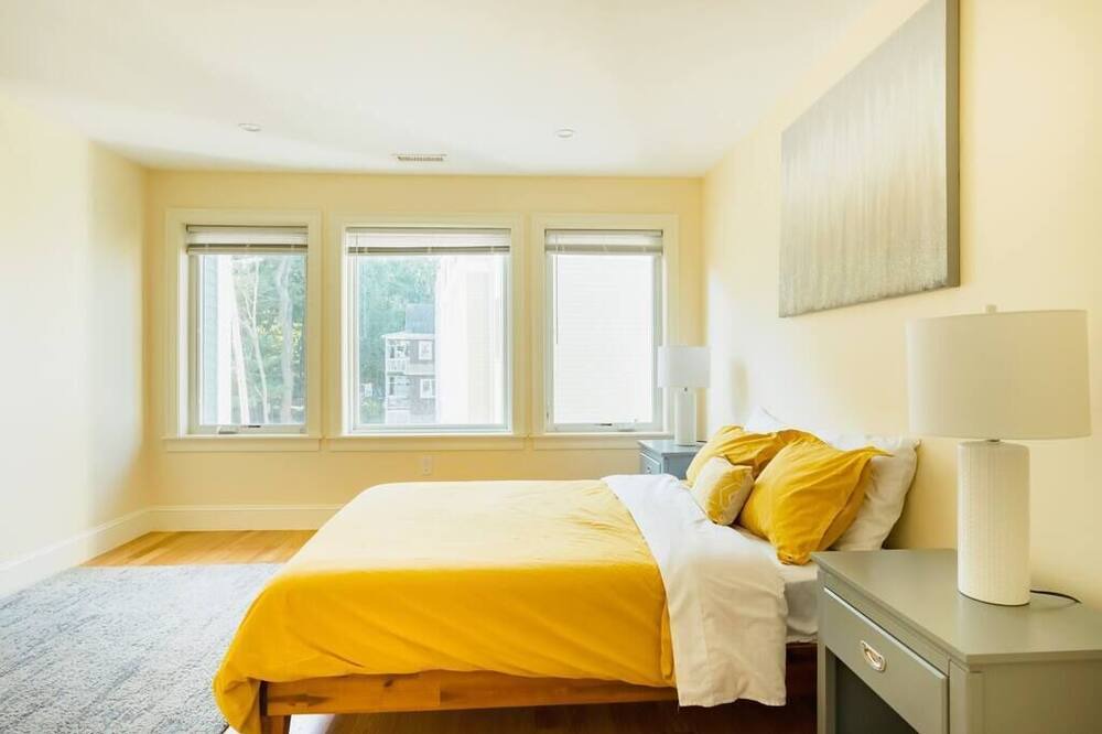 Photo of Bedroom in Oak Square