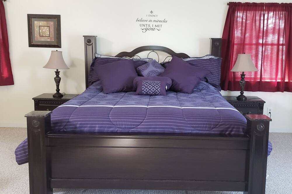 Photo of Bedroom in Niagara County