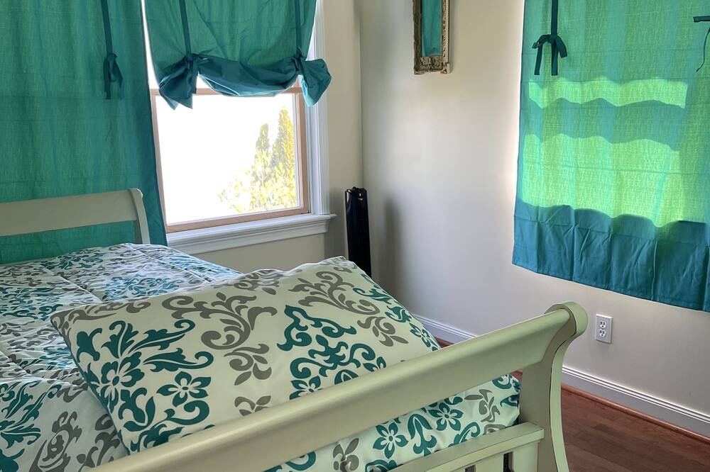 Photo of Bedroom in Niagara County