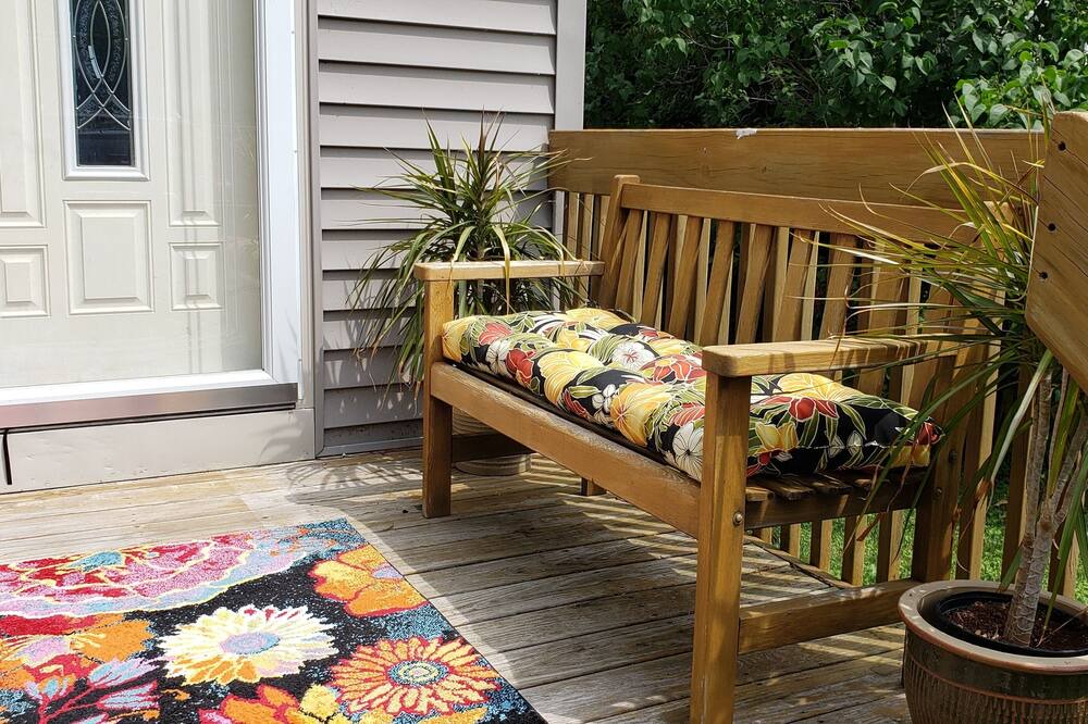 Photo of Patio Balcony in Niagara County