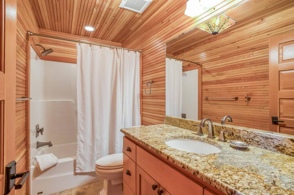 Photo of Bathroom in Roads End