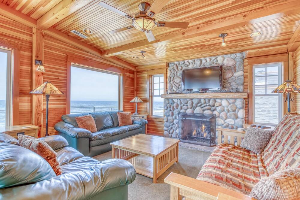 Photo of Livingroom in Roads End