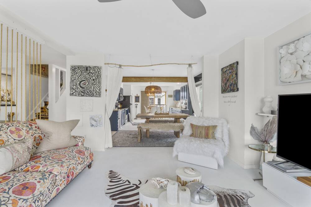 Photo of Livingroom in Milford