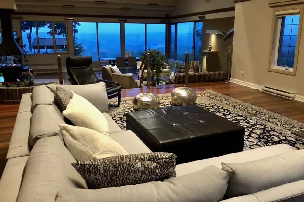 Photo of Livingroom in Saint-Hippolyte