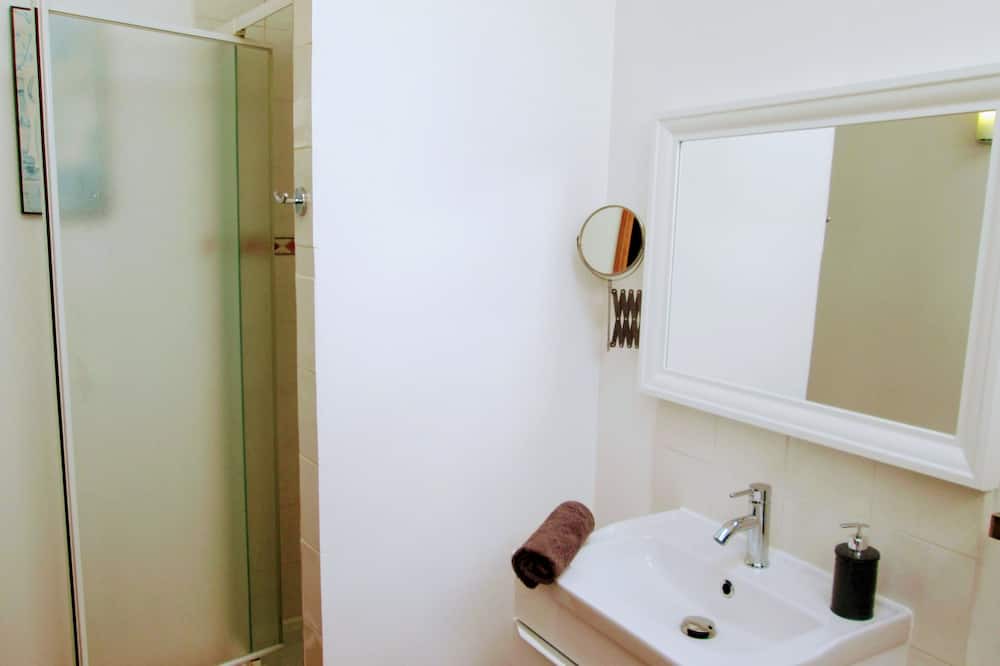 Photo of Bathroom in Cailhavel