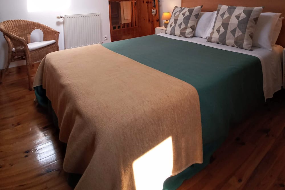 Photo of Bedroom in Cailhavel