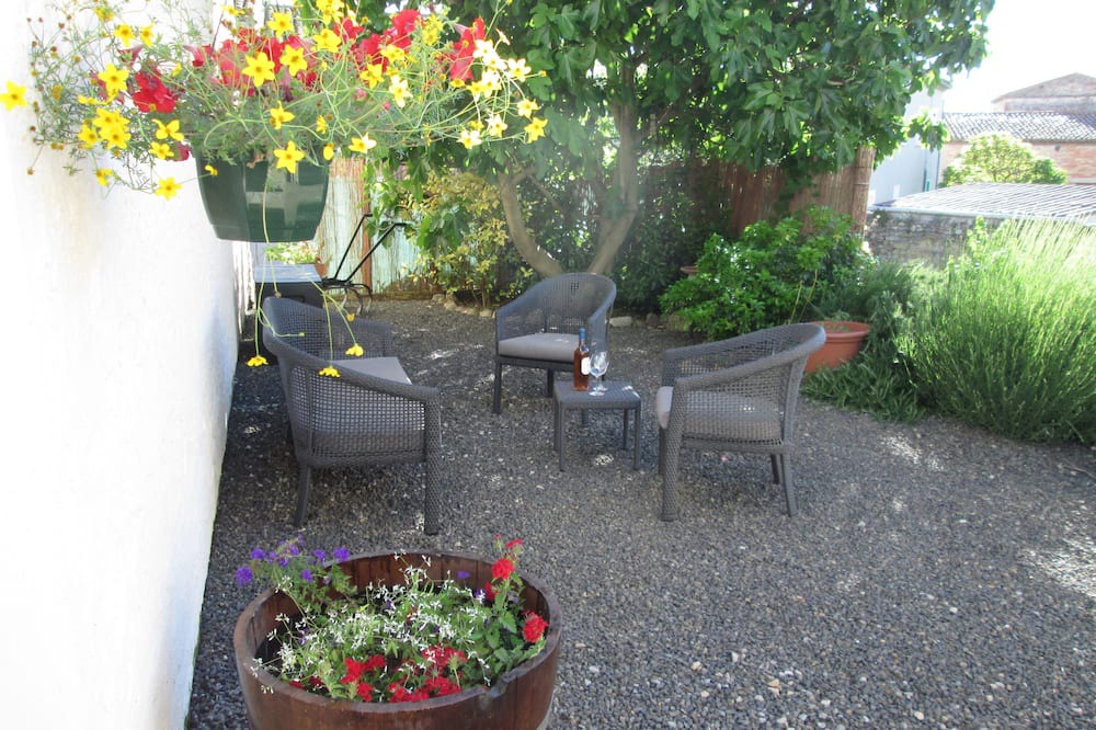Photo of Outdoor in Cailhavel
