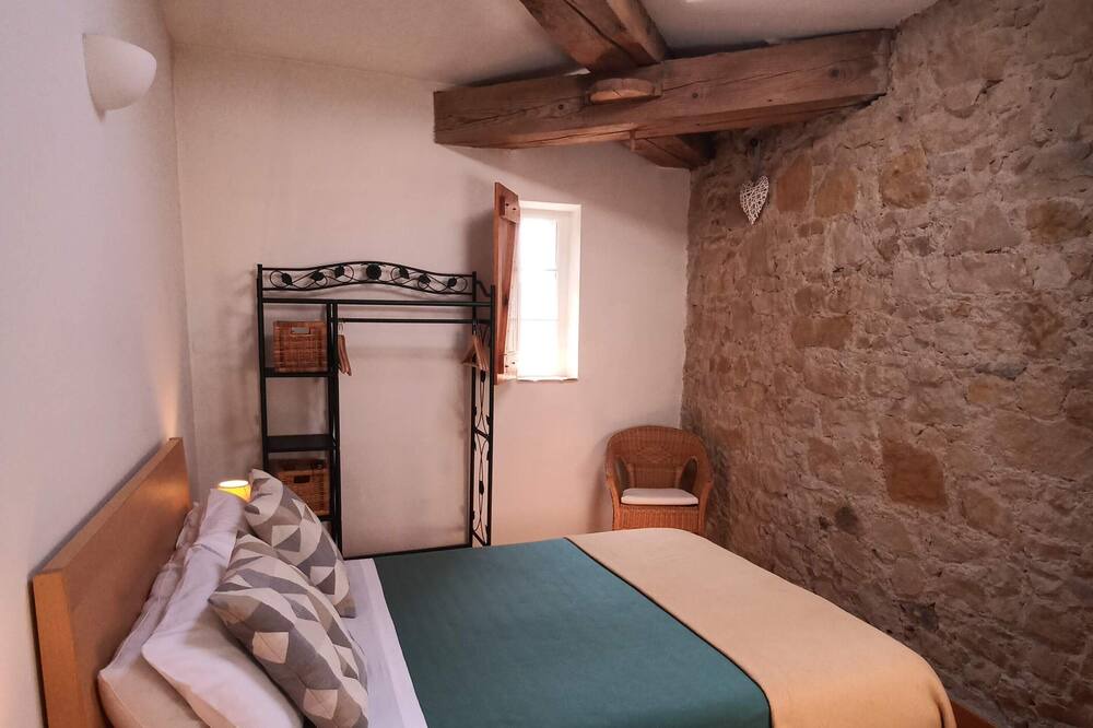 Photo of Bedroom in Cailhavel