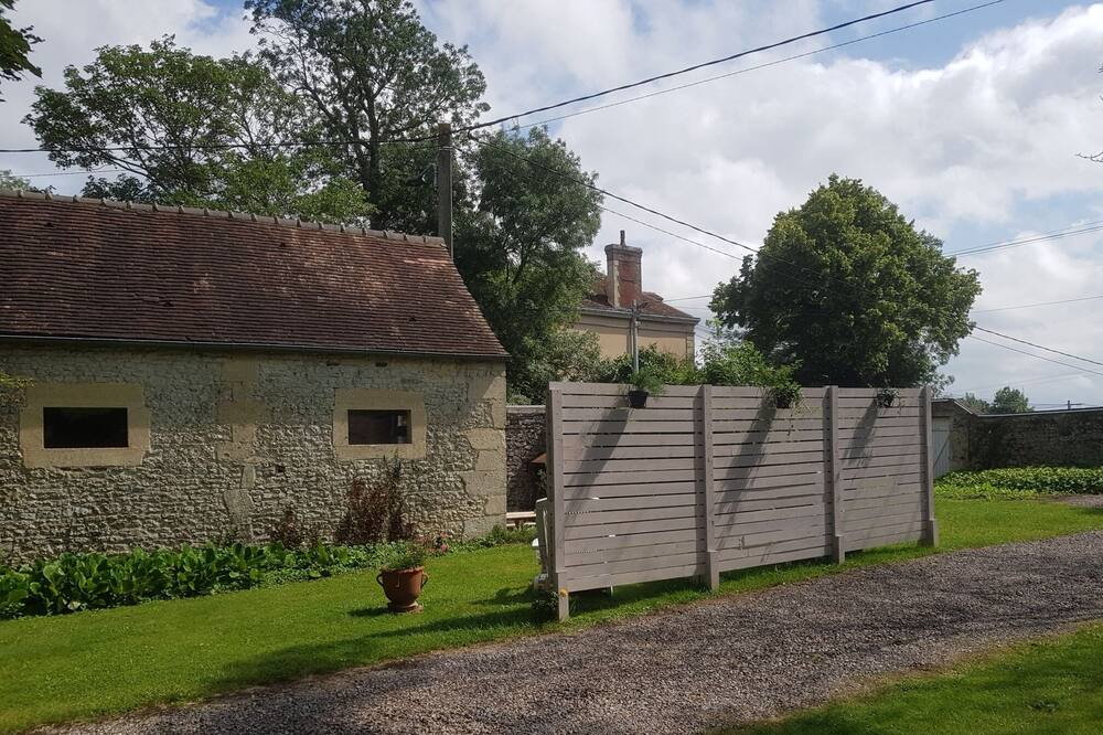 Photo of Outdoor in Villedieu-les-Bailleul