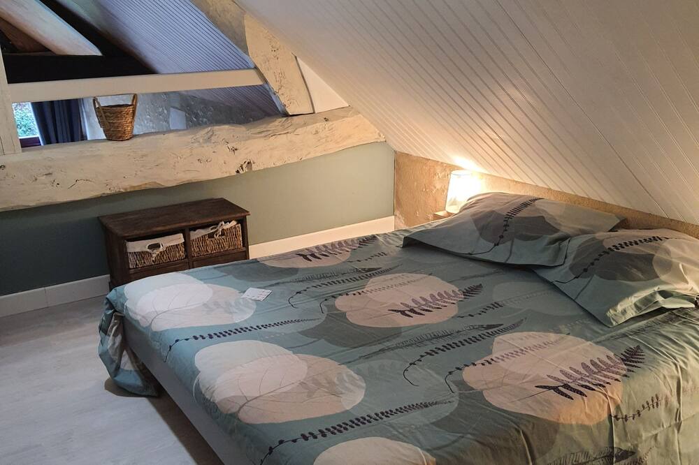 Photo of Bedroom in Villedieu-les-Bailleul