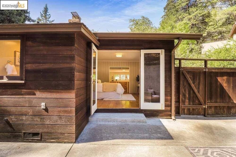 Photo of Bedroom in Merriewood