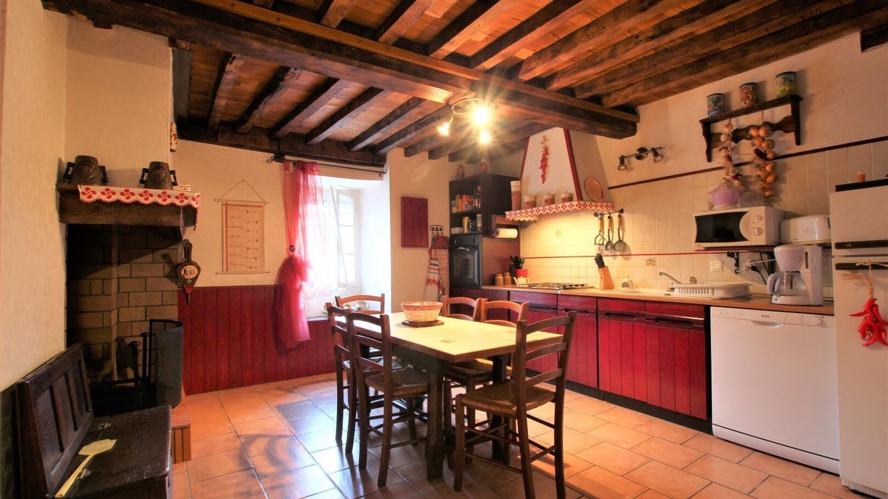 Photo of Kitchen in Alcay-Alcabehety-Sunharette