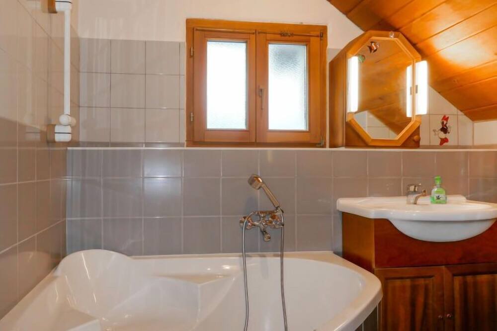 Photo of Bathroom in Leontica